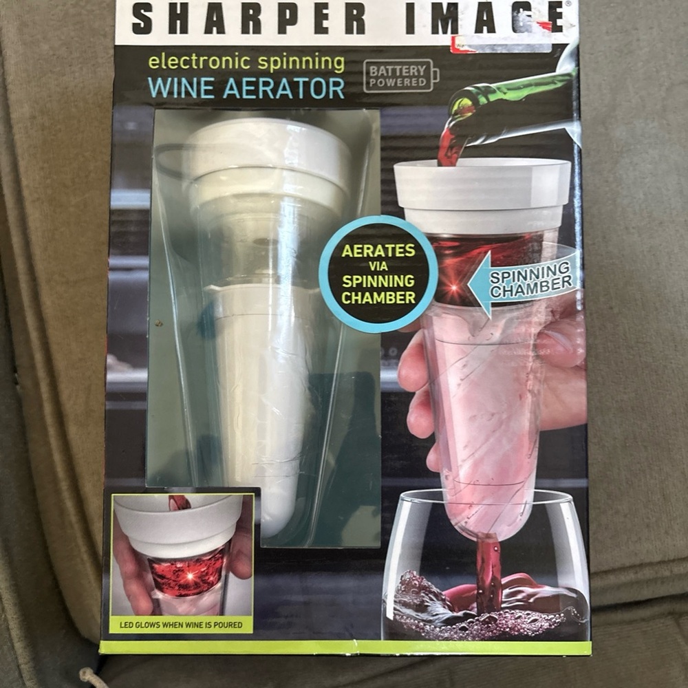 Sharper Image Electronic Wine Aerator in Black and White